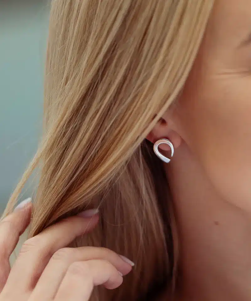 Alternative view of Buet Ørepynt Medium Sølv Pulpit Rock