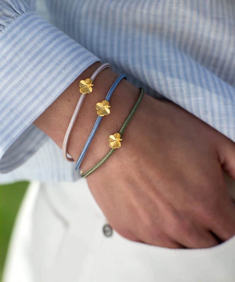 Alternative view of Firkløver silkearmbånd forgylt, oliven