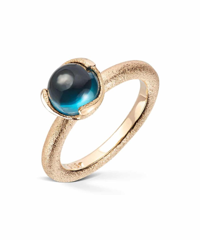Blome - Ring i gull med London Blue topas