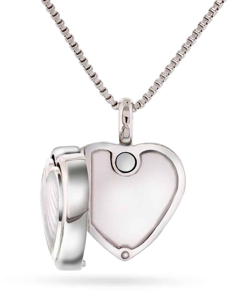 Alternative view of Medaljong i sølv, liten - Hvitt hjerte