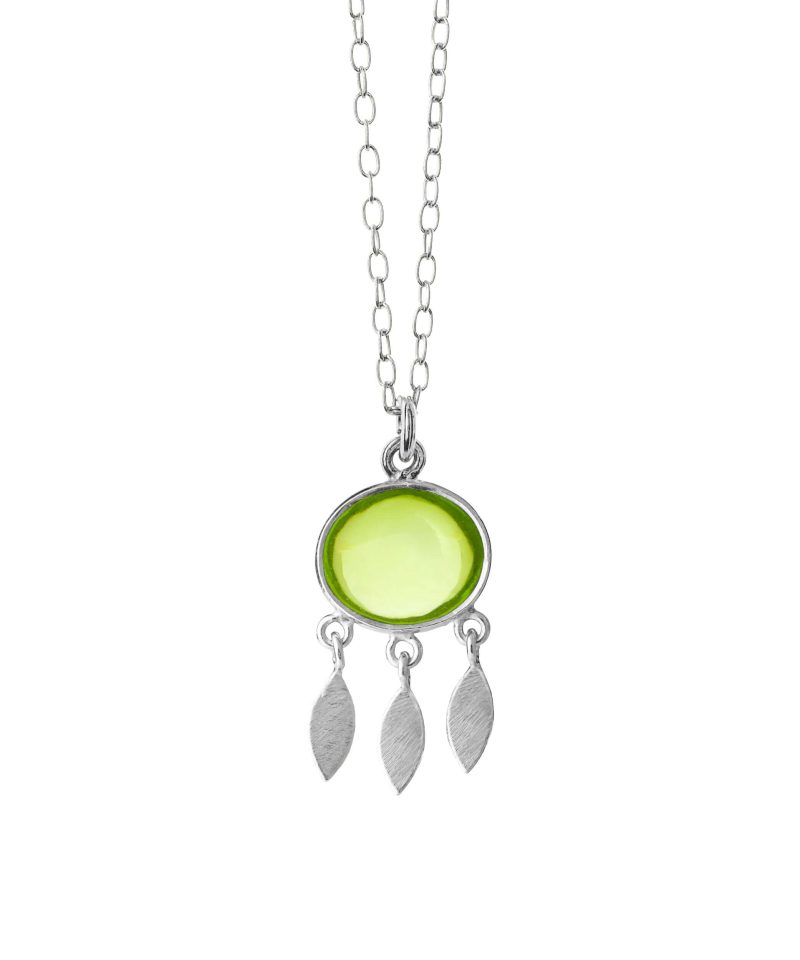 Smykke med peridot-anheng
