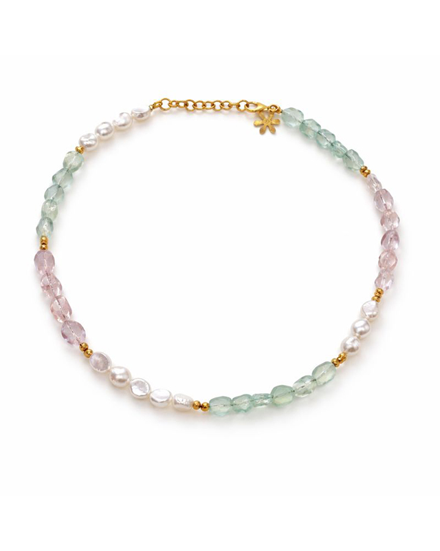 Halskjede i forgylt sølv, grønn fluoritt, lys ametyst og perler