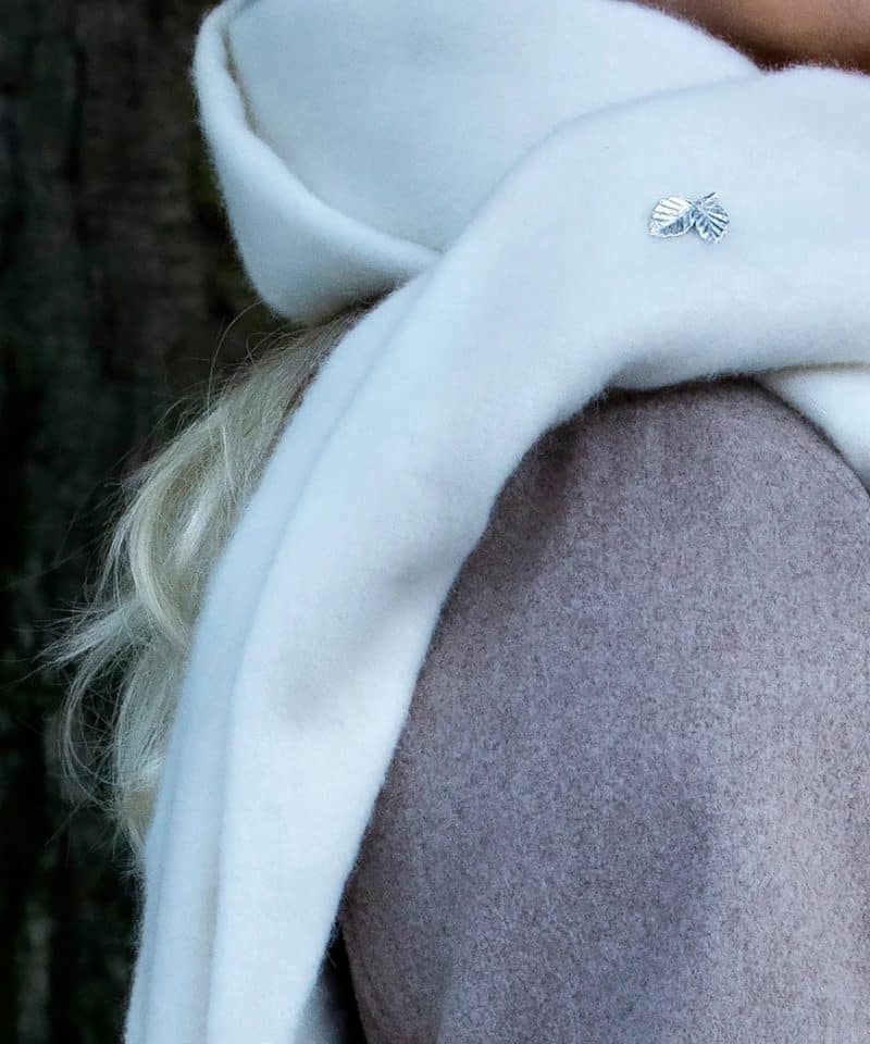 Alternative view of Bøgeblad pin forgylt