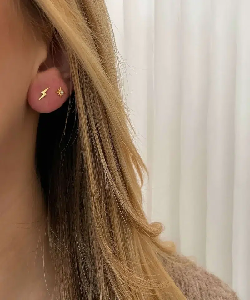 Alternative view of NXT.H Stellar earring with CZ - GP