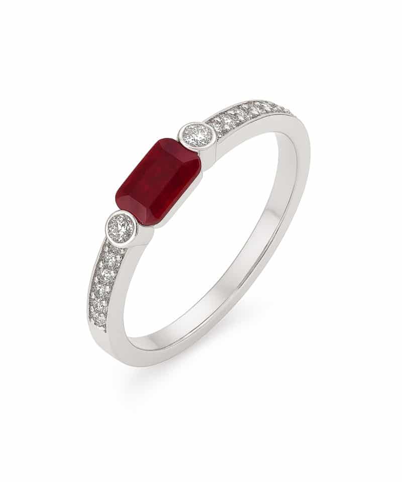 Ring i hvitt gull med rubin og diamanter