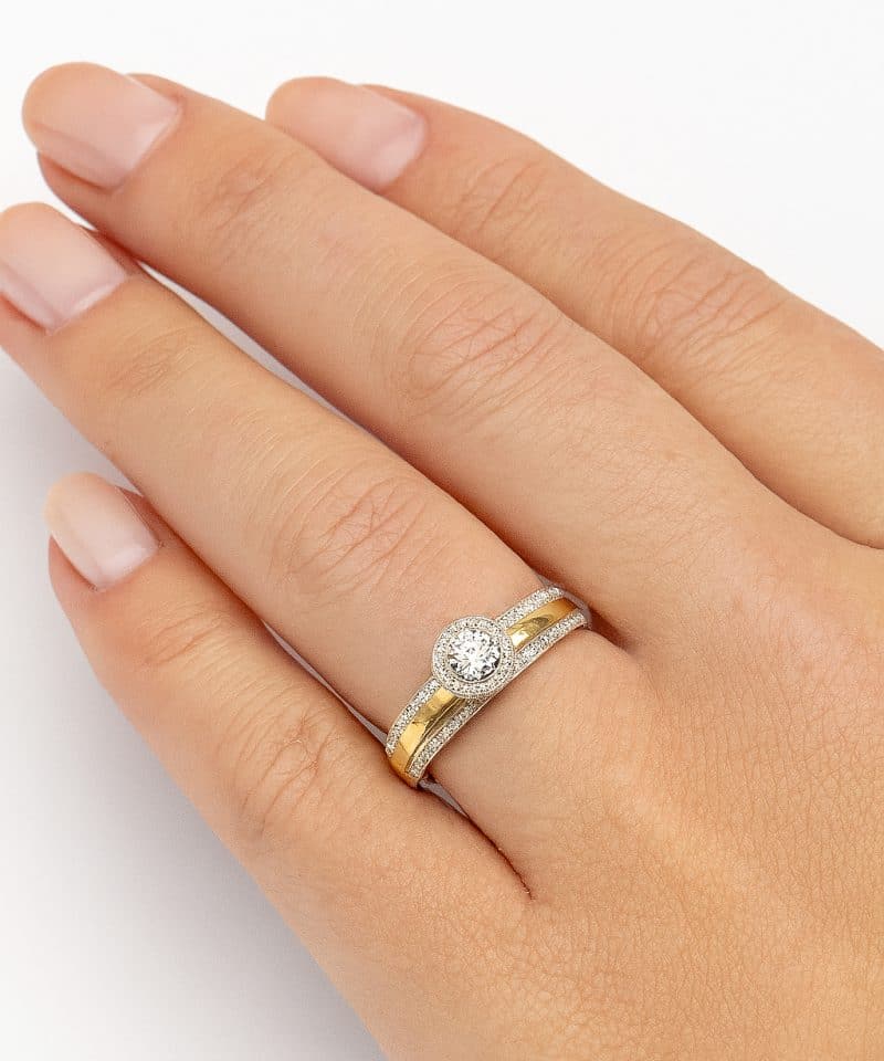 Alternative view of Ring i gult og hvitt gull 0,43ct