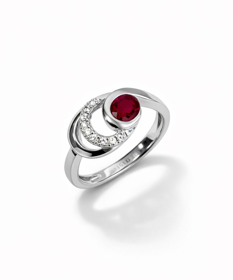 Ring i hvitt gull, Rubin og diamanter