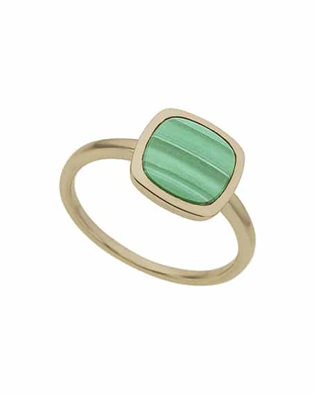 Ring i gult gull med malakitt