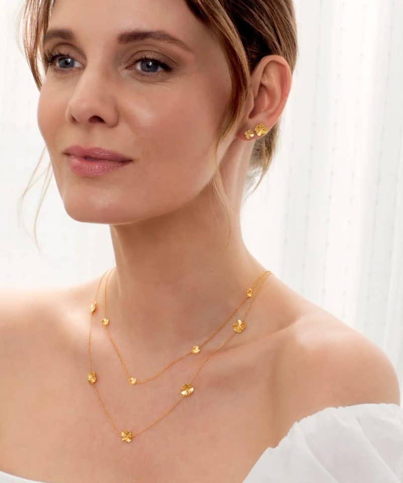 Alternative view of Firkløver halskjede med fem forgylte kløvere