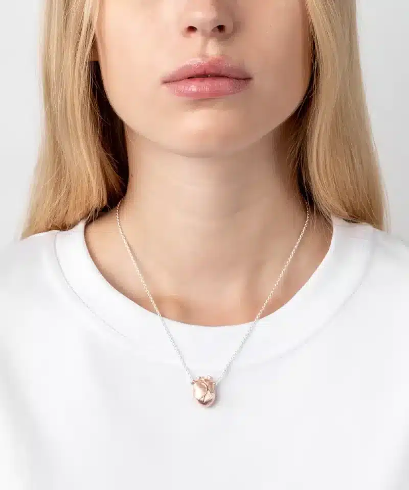 Alternative view of Medium Rose Gold Anatomic Heart, halssmykke, 925s