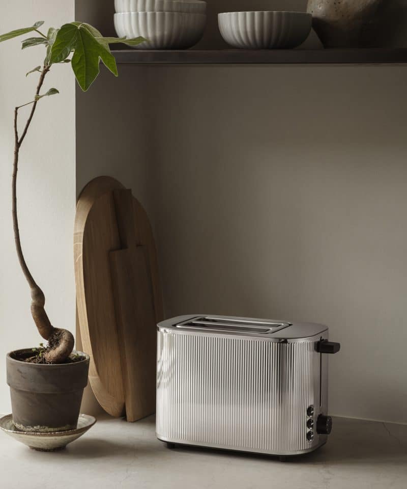 Alternative view of Bernadotte Brødrister, stål