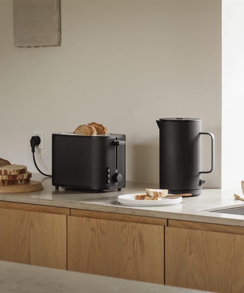 Alternative view of Bernadotte Brødrister, sort