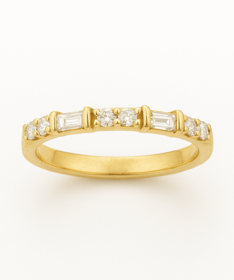 Ring i gult gull med diamanter 0.44ct (52)