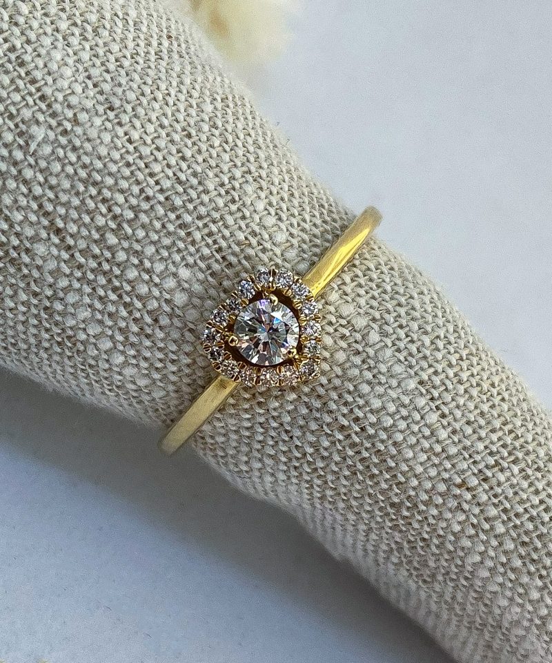 Alternative view of Diamantring i gull med hjerte 0.26ct