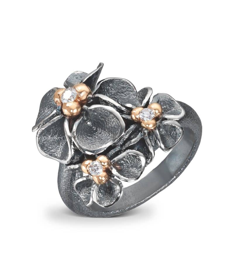 Flôra Oksidert sølv ring med diamanter