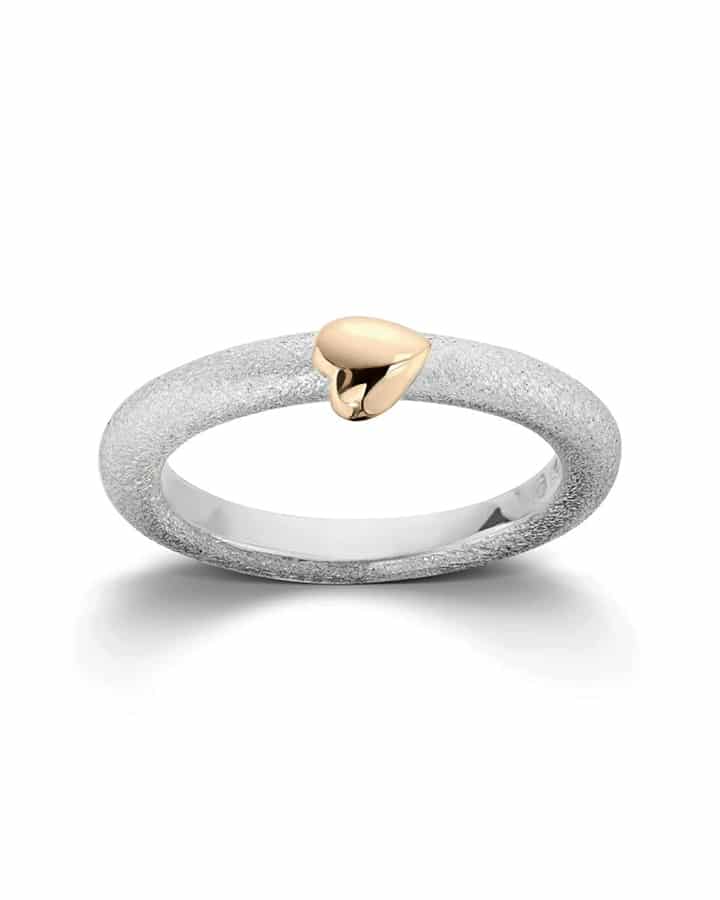 Silver Heart - Ring i sølv med gullhjerte