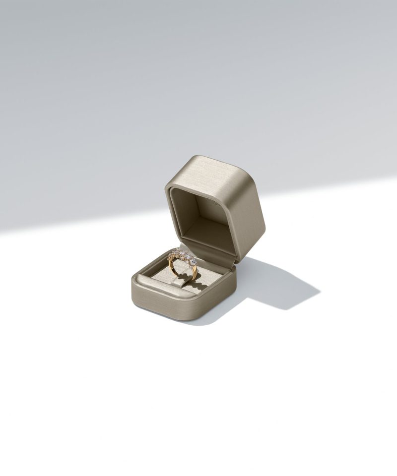 Alternative view of Sif Jakobs Jewellery Ring Grace Ovale Solitaire - 14k yellow gold or white gold 0.30-3.0 ct TW G-H VS lab-grown diamond